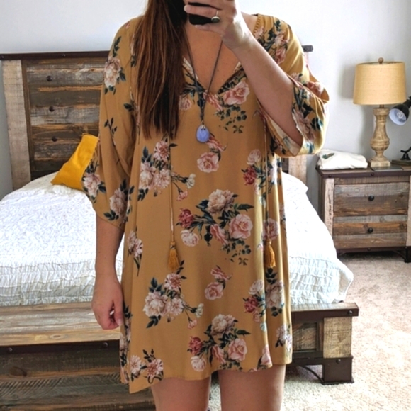 🆕🌿SUNDANCE FLORAL DRESS🌿 - Picture 2 of 15